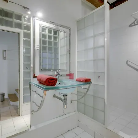 Apartment Rouge Passion